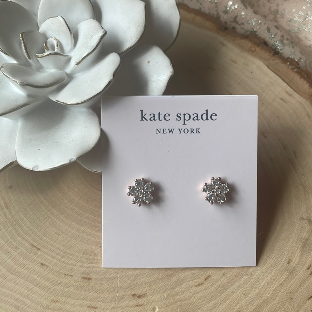 NWT KATE SPADE DELICATE FLOWER EARRINGS!
